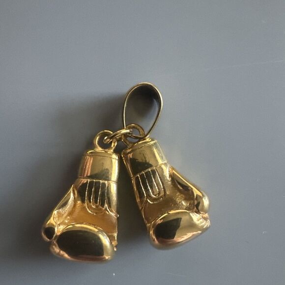Boxing Gloves Pendant Gold Plated Stainless Steel 24 Inch Necklace Boxer Gift - Picture 2 of 6